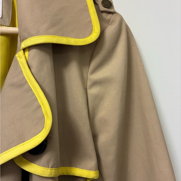 BCBGMAXAZRIA Tan Trench Coat with Yellow Accents M like new - Picture 4 of 11